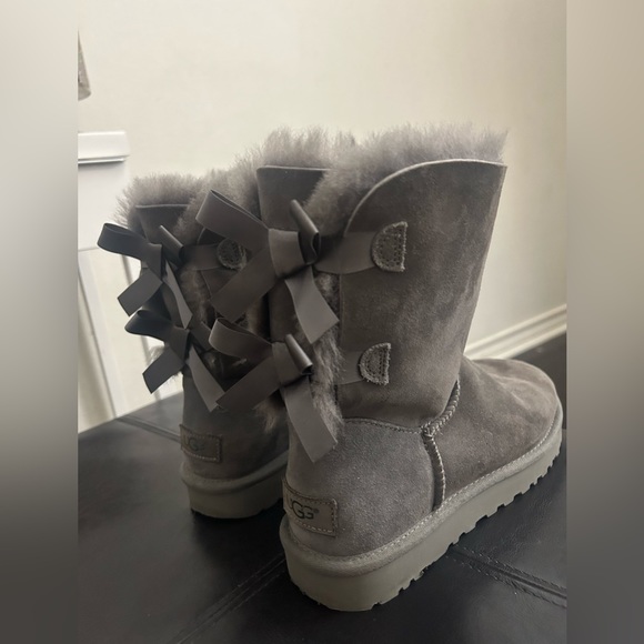 Gray Uggs with bows in back - Picture 3 of 3